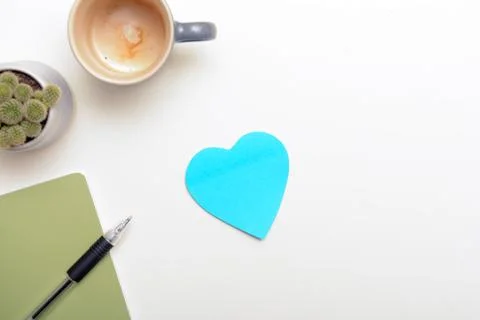 Office desk with note paper left blank to add your own message Stock Photos
