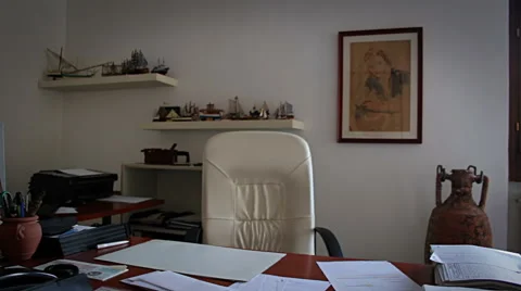 Office, employee gets to work Stock Footage 54833960