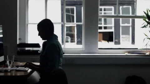 Office 動画素材 76720198