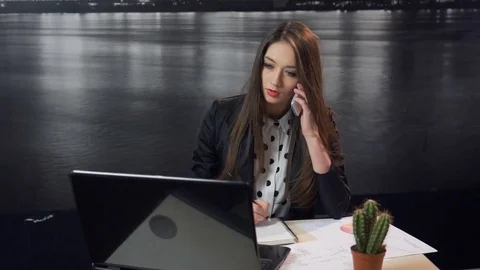 Office Multitasking Work Видео 70096425