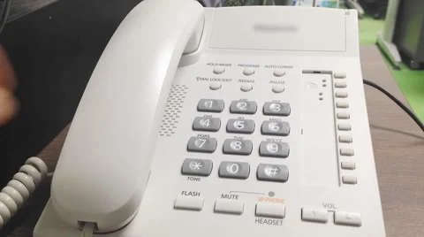 Office phone using close-up Vidéo 50564941