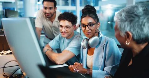Office, programmer and group with computer, discussion and brainstorming for Foto stock