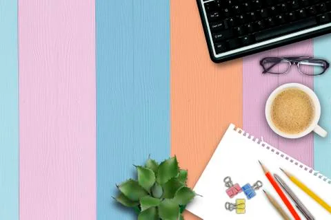 Office table with notepad. Stock-Fotos