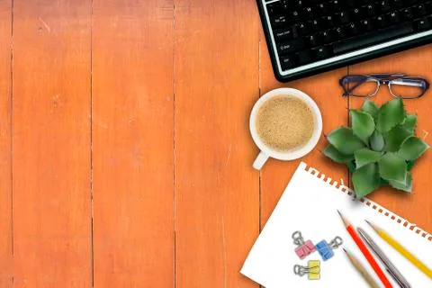 Office table with notepad. Fotos de archivo