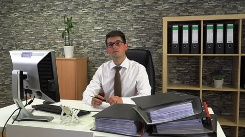 Office worker advises client front view Stock Footage 115628910