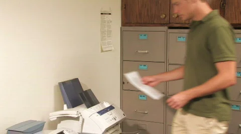 Office Worker Faxing Documents 스톡 동영상 505434