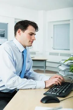 Office worker using computer Foto stock