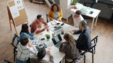 Office workers creative team talking then doing high-five hand gesture working Vidéo 146410015