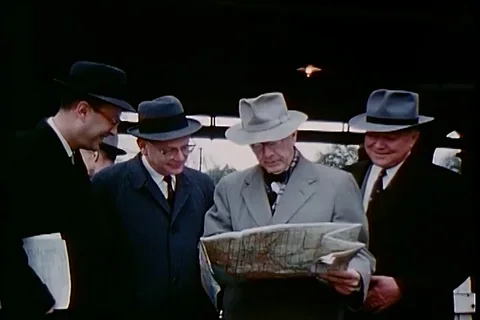 Officers looking at map inside Sanitary District Of Chicago - 1959 Vídeos de archivo 117668470