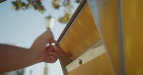 Official Ballot Drop Box - Dropping Vote in Box Vidéo 144860272