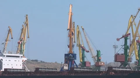 Offloading ship Video stock 8515547