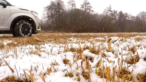 Offroad drifting and skidding training for road safety in winter. Video stock 101069823