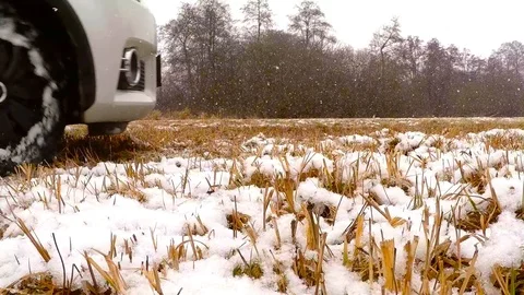 Offroad drifting and skidding training for road safety in winter. Video stock 101069851