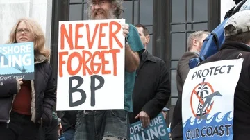 Offshore Drilling Protesters Demonstrate In Group 스톡 동영상 85709879