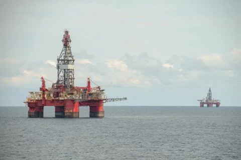 Offshore jack up rig in the middle of sea Stock-Fotos