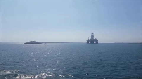 Offshore oil drilling platform Vídeo Stock 150737003