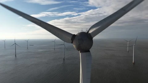 Offshore wind turbines generating renewable energy Vidéo 334118956