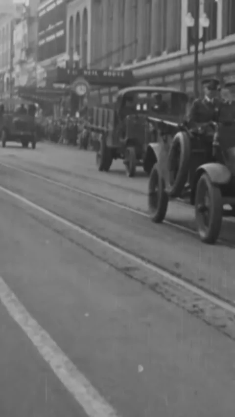 OHIO - 1927 - Boy Scouts have prominent spots to watch an Armistice Day parade Видео 342844422