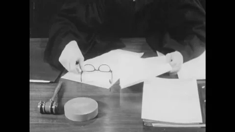 OHIO - 1962 - Multiple Ohio judges agree that an outdated Sunday closing law Stockbeeldmateriaal 327737560