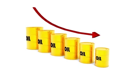 Oil barrels with arrow represent high prices to low price. plumed world economy 動画素材 334031015