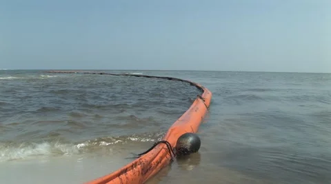 OIL BOOM OFF BEACH Video stock 1083785