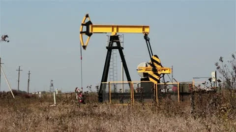 Oil derrick Stock Footage 19270880