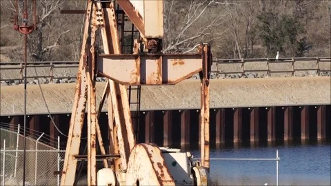 Oil derrick 库存影片 72730168