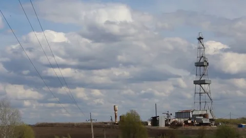 Oil derrick 库存影片 74846670