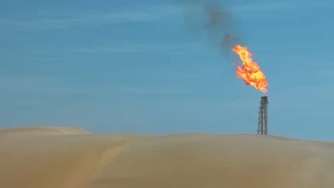 Oil derrick in Qatar Stock Footage