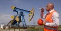 Oil Extracting Industry Platform Engineer Thirst Sweating Outside Drink Water 4k or 4k+ Resolution
