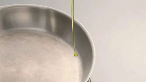 Oil on the pan start Video stock 70359540