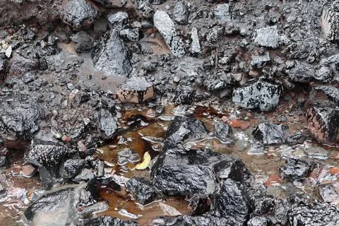 Oil pollution in Amazon River warning after pipeline rupture, Piedra Fina, Ecuad Stock Photos