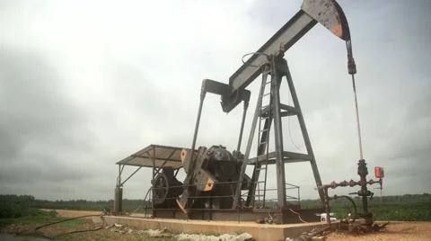 Oil Pump with Clouds Video stock 43350138