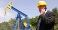 Oil Pump Engineer Phone Reporting Petroleum Installations Extracting Capacity 4k or 4k+ Resolution