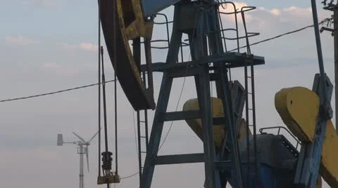 Oil Pump Stock-Footage 11412174