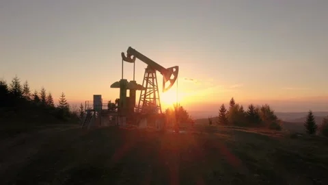 Oil pump at sunrise Stock Footage 171186589