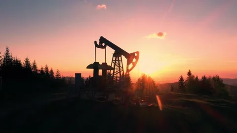 Oil pump at sunrise Vídeos de archivo 171186670