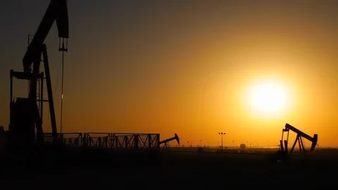 Oil Pump working at Sunset. Slow speed Video stock 87370219
