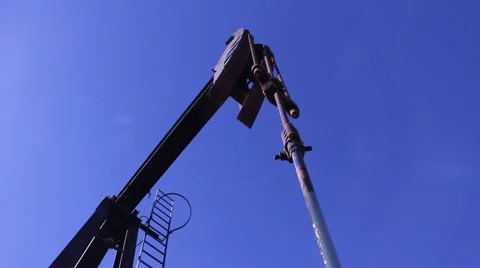 Oil pumping unit low med shot Stockbeeldmateriaal 41381850