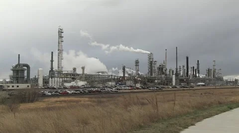 Oil Refinery - Cloudy Day 動画素材 57121565
