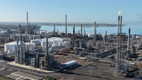 Oil refinery complex processing hydrocarbon fuels by water Stock Photos