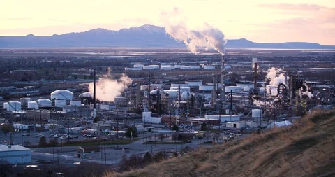 Oil refinery dusk Video stock 102954583