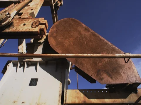 Oil Rig Low Angle 動画素材 71330448
