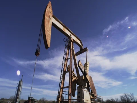 Oil rig working with blue sky  動画素材 71330481