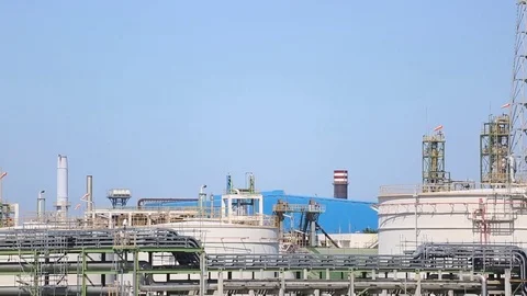 Oil storage tank Stockbeeldmateriaal 82729523