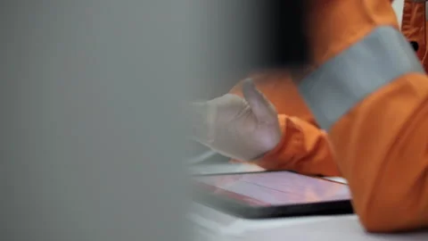 Oil worker using tablet for testing Stock Footage 321314486