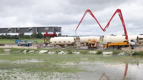 Okavango river bridge building. 库存影片 128922832