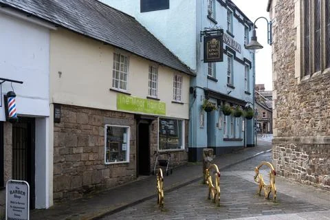 OKEHAMPTON, DEVON - JULY 30, 2026:  View along quiet street toward the King.. Stock Photos