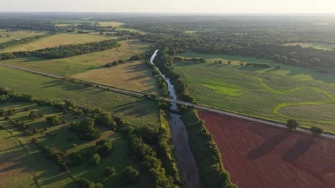 Oklahoma Drone 52 Week Sequence: Bridge 2 Orbit - Week 35 (Late July, Summer) Stockbeeldmateriaal 340907311