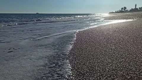 Olas en la orilla Video stock 153439573